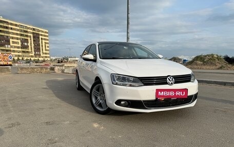 Volkswagen Jetta VI, 2011 год, 950 000 рублей, 4 фотография