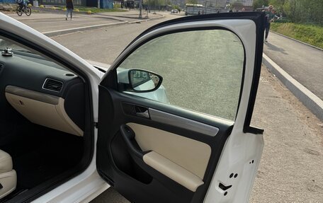 Volkswagen Jetta VI, 2011 год, 950 000 рублей, 16 фотография