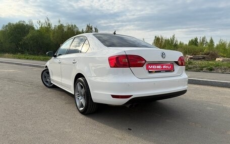Volkswagen Jetta VI, 2011 год, 950 000 рублей, 9 фотография