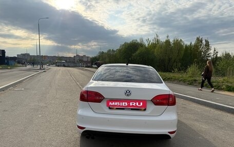 Volkswagen Jetta VI, 2011 год, 950 000 рублей, 8 фотография