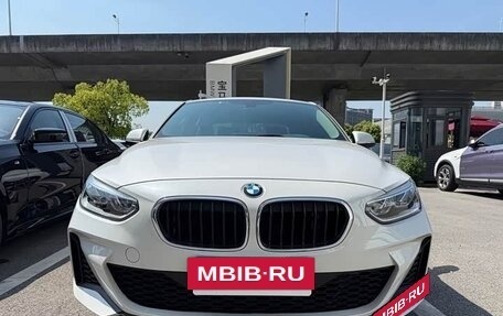 BMW 1 серия, 2022 год, 1 385 000 рублей, 2 фотография