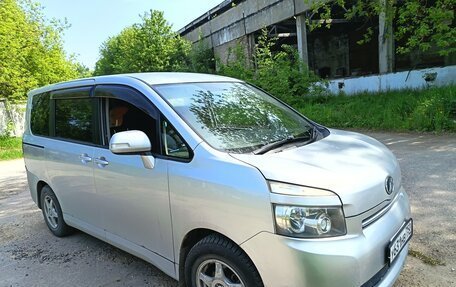 Toyota Voxy II, 2009 год, 1 150 000 рублей, 4 фотография