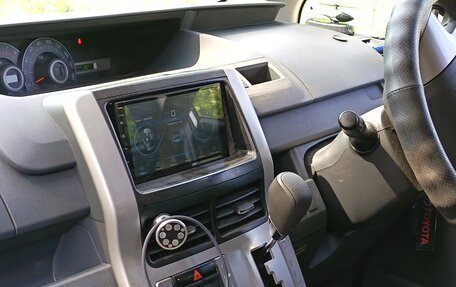 Toyota Voxy II, 2009 год, 1 150 000 рублей, 11 фотография