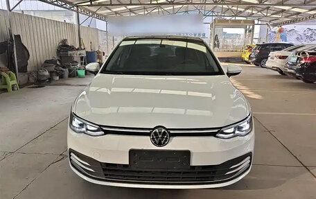 Volkswagen Golf VIII, 2023 год, 1 930 000 рублей, 2 фотография