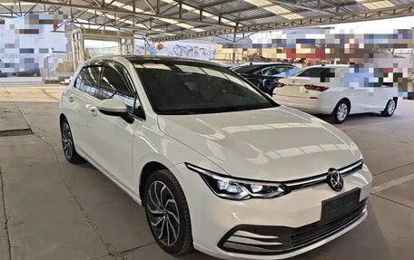 Volkswagen Golf VIII, 2023 год, 1 930 000 рублей, 3 фотография