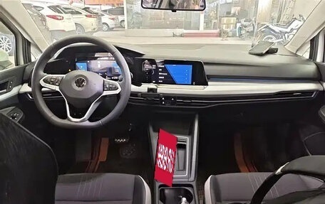 Volkswagen Golf VIII, 2023 год, 1 930 000 рублей, 7 фотография