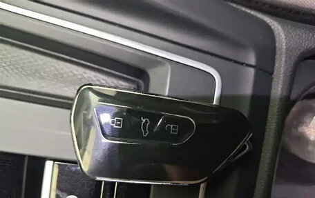Volkswagen Golf VIII, 2023 год, 1 930 000 рублей, 15 фотография