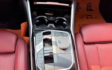BMW 3 серия, 2024 год, 3 330 000 рублей, 10 фотография