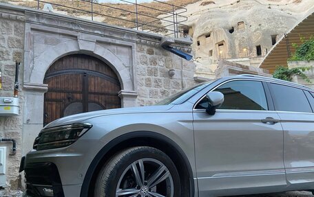 Volkswagen Tiguan II, 2019 год, 3 200 000 рублей, 17 фотография