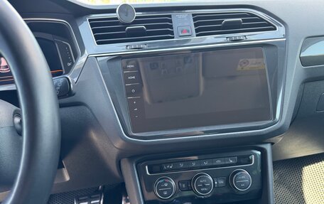 Volkswagen Tiguan II, 2019 год, 3 200 000 рублей, 24 фотография