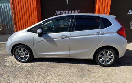 Honda Fit III, 2016 год, 950 000 рублей, 10 фотография