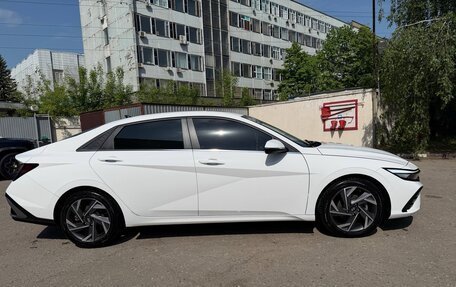 Hyundai Elantra, 2023 год, 2 170 000 рублей, 6 фотография