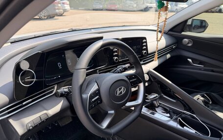 Hyundai Elantra, 2023 год, 2 170 000 рублей, 11 фотография