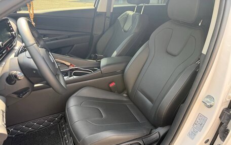 Hyundai Elantra, 2023 год, 2 170 000 рублей, 12 фотография