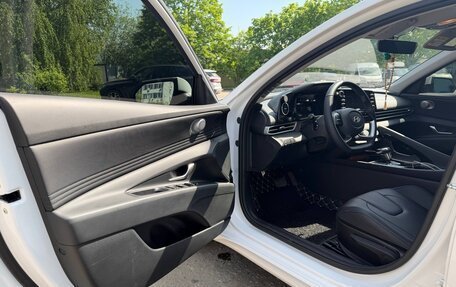 Hyundai Elantra, 2023 год, 2 170 000 рублей, 13 фотография