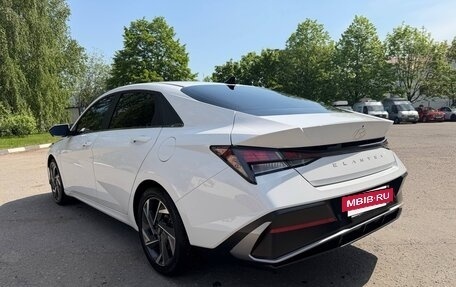 Hyundai Elantra, 2023 год, 2 170 000 рублей, 9 фотография