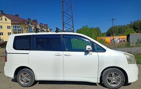 Toyota Noah III, 2008 год, 1 850 000 рублей, 4 фотография