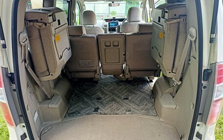 Toyota Noah III, 2008 год, 1 850 000 рублей, 7 фотография
