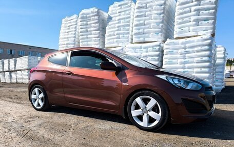 Hyundai i30 II рестайлинг, 2013 год, 850 000 рублей, 3 фотография