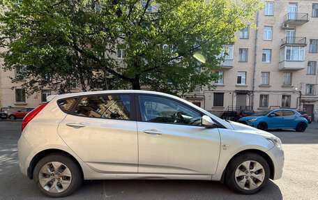 Hyundai Solaris II рестайлинг, 2015 год, 860 000 рублей, 2 фотография