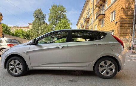 Hyundai Solaris II рестайлинг, 2015 год, 860 000 рублей, 4 фотография