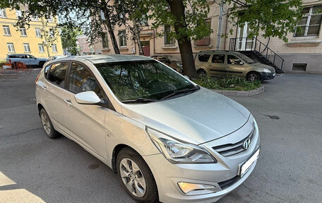 Hyundai Solaris II рестайлинг, 2015 год, 860 000 рублей, 5 фотография