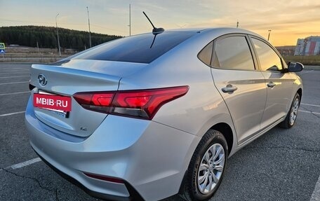 Hyundai Solaris II рестайлинг, 2018 год, 1 375 000 рублей, 5 фотография