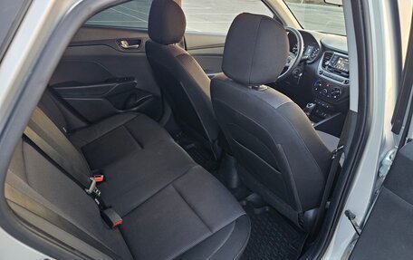 Hyundai Solaris II рестайлинг, 2018 год, 1 375 000 рублей, 24 фотография