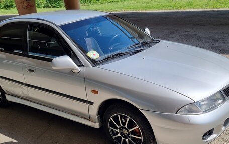 Mitsubishi Carisma I, 1998 год, 180 000 рублей, 2 фотография