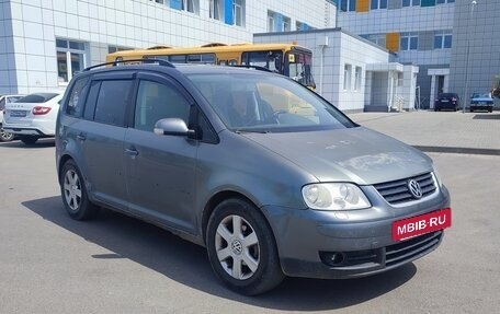 Volkswagen Touran III, 2006 год, 410 000 рублей, 2 фотография