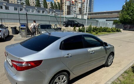 KIA Rio III рестайлинг, 2013 год, 799 999 рублей, 2 фотография