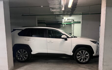 Toyota RAV4, 2021 год, 3 950 000 рублей, 5 фотография