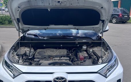 Toyota RAV4, 2021 год, 3 950 000 рублей, 3 фотография