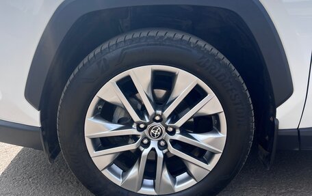 Toyota RAV4, 2021 год, 3 950 000 рублей, 16 фотография