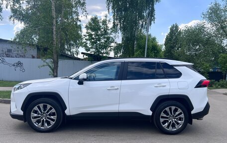 Toyota RAV4, 2021 год, 3 950 000 рублей, 11 фотография