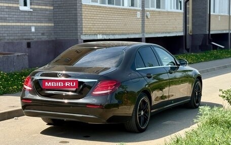 Mercedes-Benz E-Класс, 2016 год, 2 100 000 рублей, 4 фотография