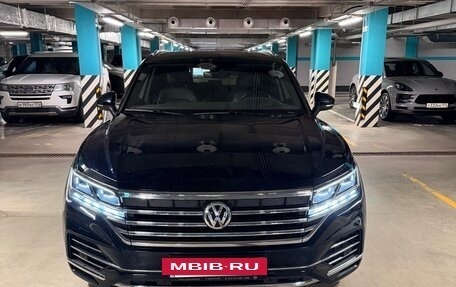 Volkswagen Touareg III, 2020 год, 6 400 000 рублей, 2 фотография