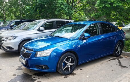 Chevrolet Cruze II, 2009 год, 499 999 рублей, 4 фотография