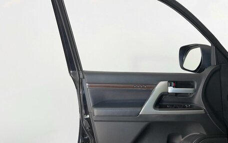 Toyota Land Cruiser 200, 2017 год, 6 469 000 рублей, 11 фотография
