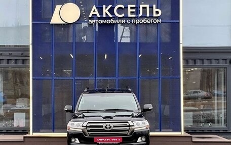 Toyota Land Cruiser 200, 2017 год, 6 469 000 рублей, 2 фотография