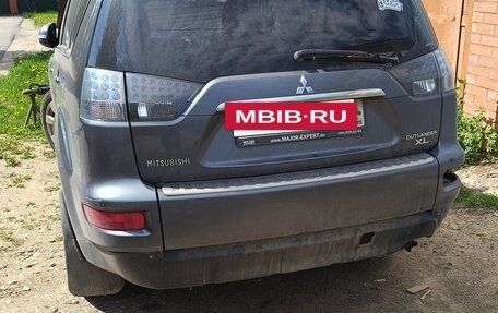 Mitsubishi Outlander III рестайлинг 3, 2011 год, 800 000 рублей, 4 фотография