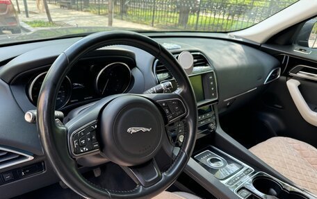 Jaguar F-Pace, 2016 год, 1 899 999 рублей, 3 фотография