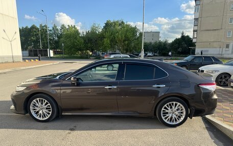 Toyota Camry, 2018 год, 2 830 000 рублей, 4 фотография