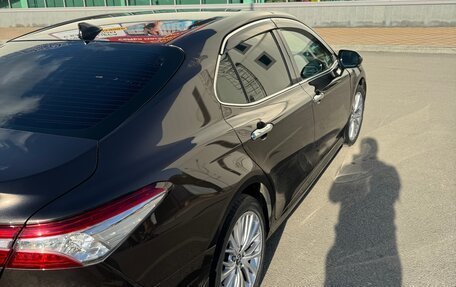 Toyota Camry, 2018 год, 2 830 000 рублей, 6 фотография