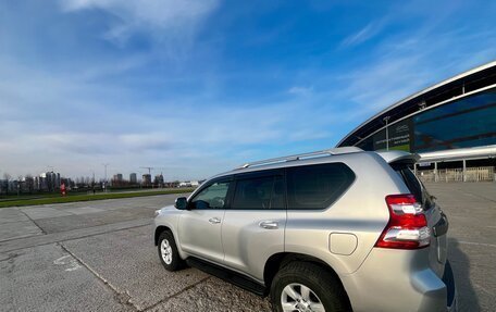 Toyota Land Cruiser Prado 150 рестайлинг 2, 2016 год, 3 000 000 рублей, 4 фотография