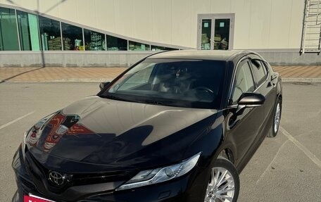 Toyota Camry, 2018 год, 2 830 000 рублей, 2 фотография