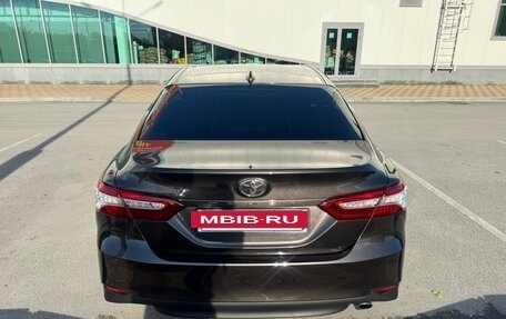 Toyota Camry, 2018 год, 2 830 000 рублей, 10 фотография