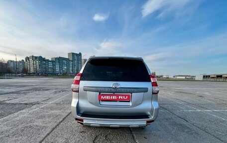 Toyota Land Cruiser Prado 150 рестайлинг 2, 2016 год, 3 000 000 рублей, 5 фотография