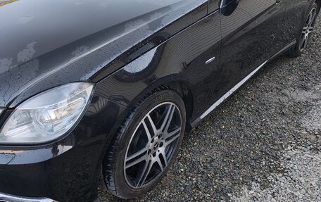 Mercedes-Benz E-Класс, 2011 год, 1 550 000 рублей, 2 фотография