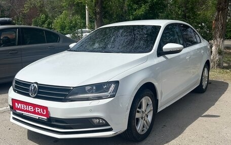 Volkswagen Jetta VI, 2017 год, 1 490 000 рублей, 2 фотография